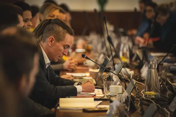 Stanovisko k rodným číslům. „Zákon upravme tak, aby termín pro útlum rodných čísel v občankách vůbec neobsahoval,“ navrhuje vicepremiér Bartoš