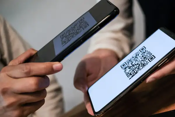 eDoklady se ode dneška lidé prokáží na dalších místech. Přijmou je úřady práce, finanční úřady, kraje, obce a další místa