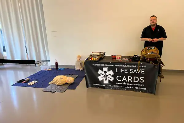 Češi nejsou připraveni na krizi. Projekt Corty.info radí, jak zvládnout prvních 72 hodin bez elektřiny, vody i signálu